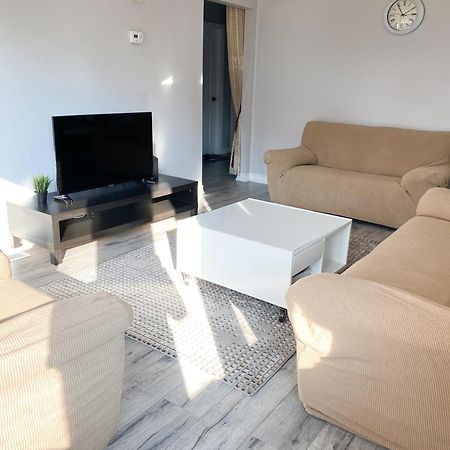 Spacious Mbr Near Kennedy Subway & Go Toronto Exterior foto