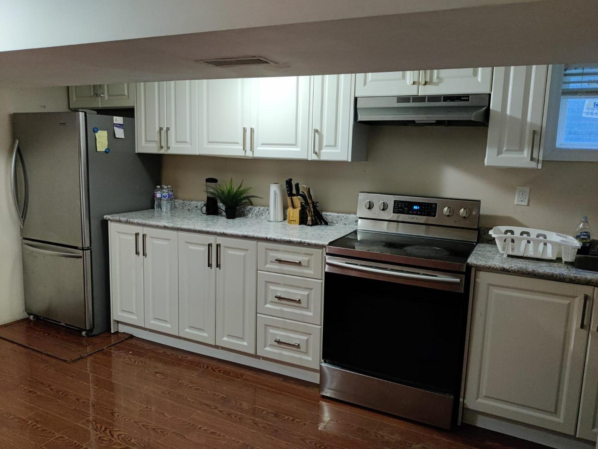 Spacious Mbr Near Kennedy Subway & Go Toronto Exterior foto
