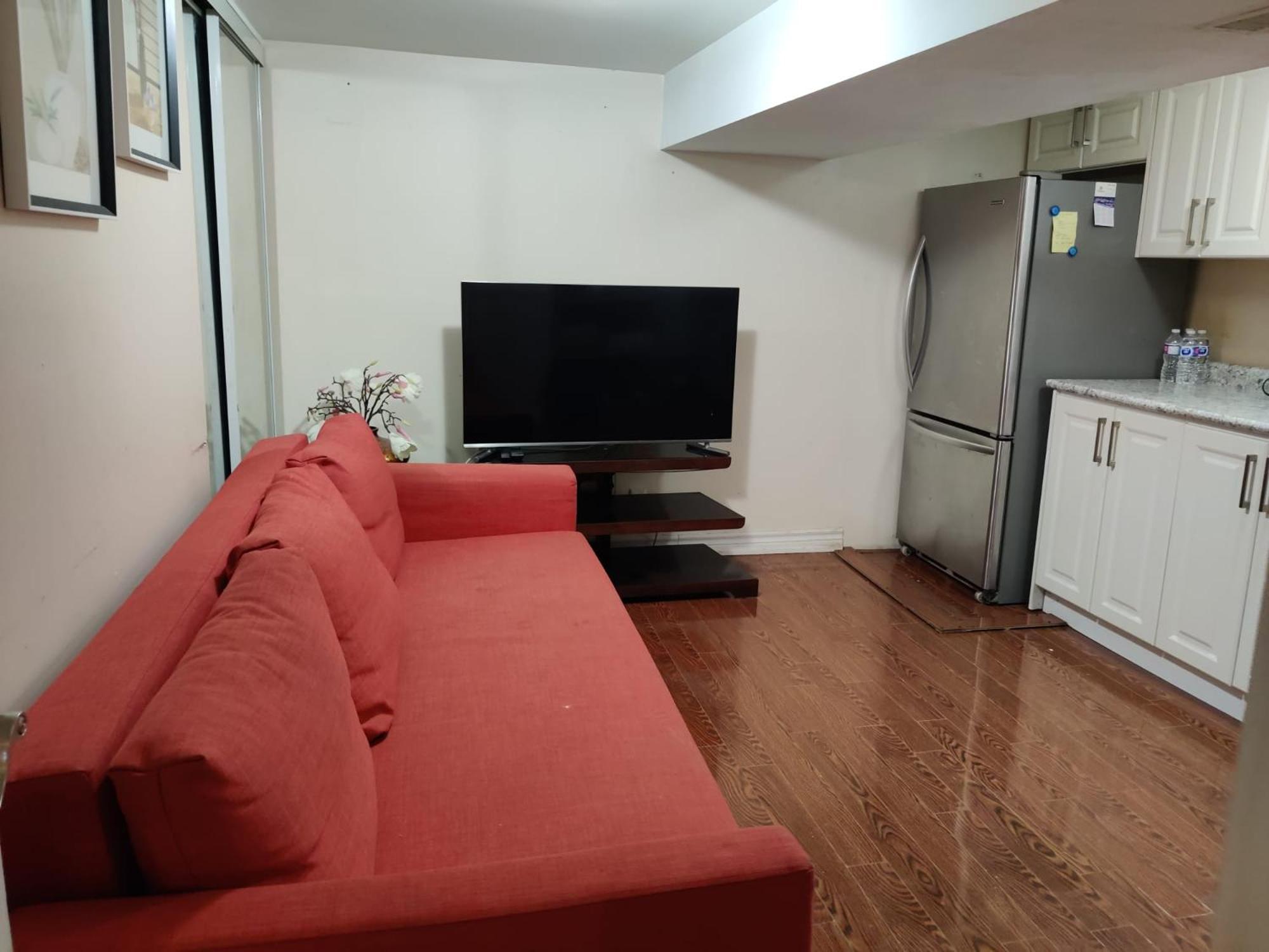 Spacious Mbr Near Kennedy Subway & Go Toronto Exterior foto
