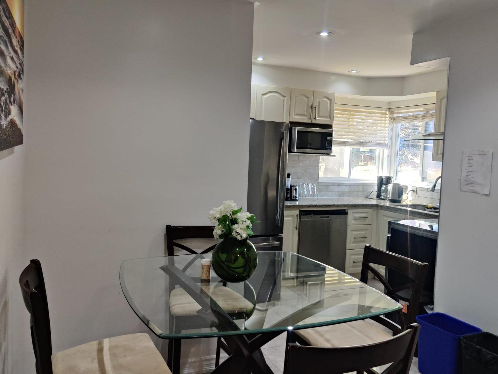Spacious Mbr Near Kennedy Subway & Go Toronto Exterior foto