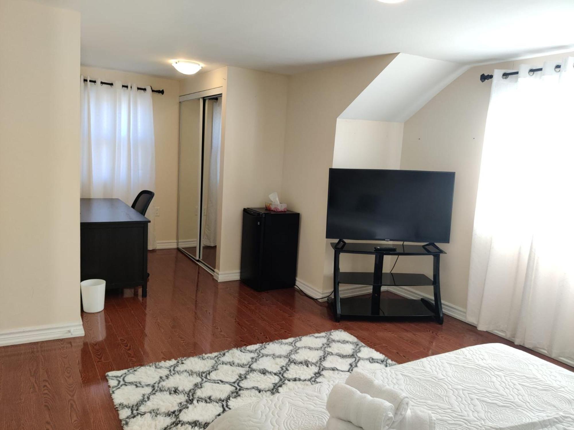 Spacious Mbr Near Kennedy Subway & Go Toronto Exterior foto